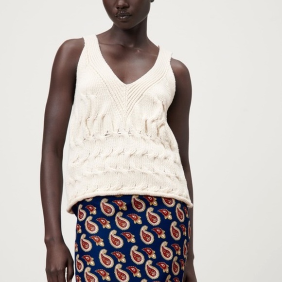 Zara Sweaters - NWT ZARA Chunky Cable-knit Sweater Vest V-Neck Tank Top Women’s Large Cream